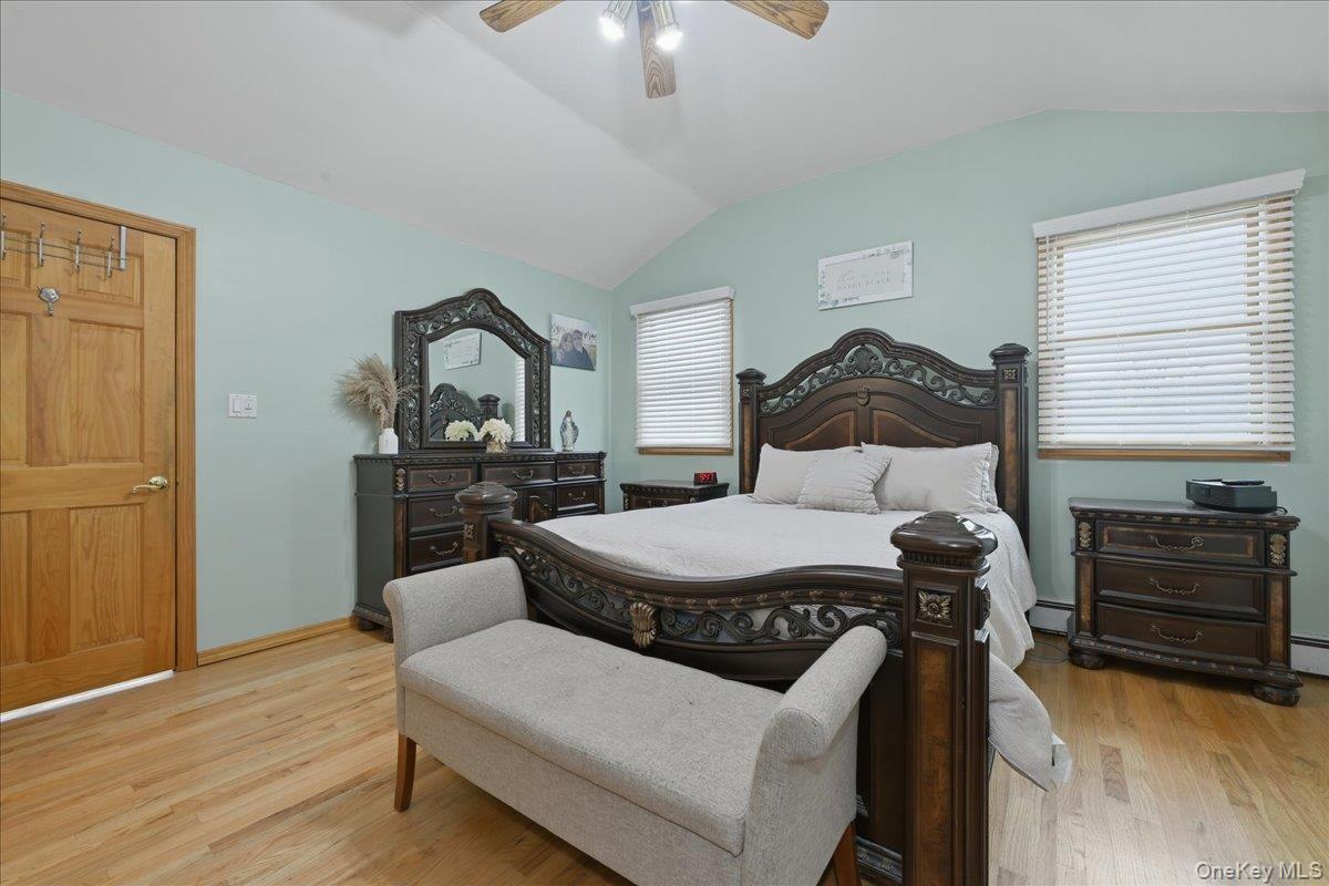 #17 photo, 38 Bacon Lane, Babylon , NY 11702