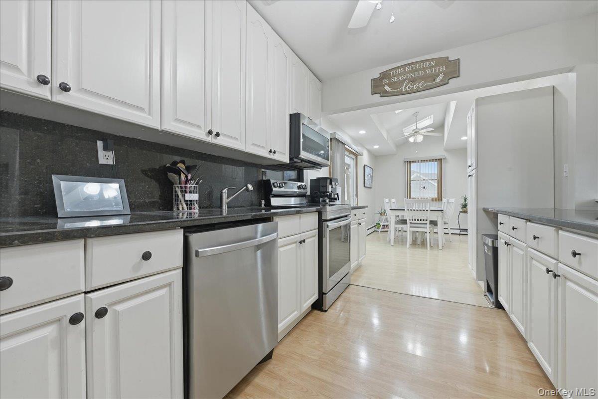 #4 photo, 38 Bacon Lane, Babylon , NY 11702