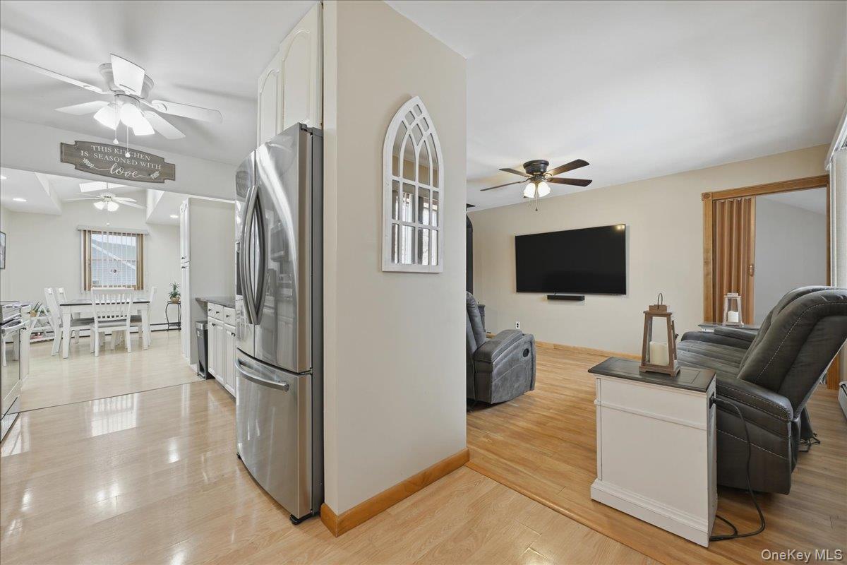 #5 photo, 38 Bacon Lane, Babylon , NY 11702