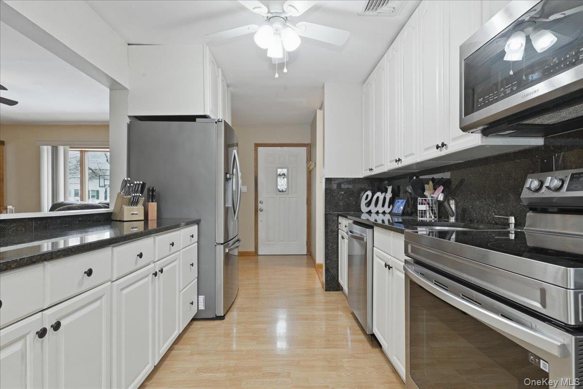 #8 photo, 38 Bacon Lane, Babylon , NY 11702