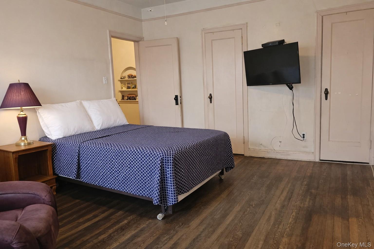 #11 photo, 84-15 25th Avenue, Куинс ‖ East Elmhurst , NY 11370