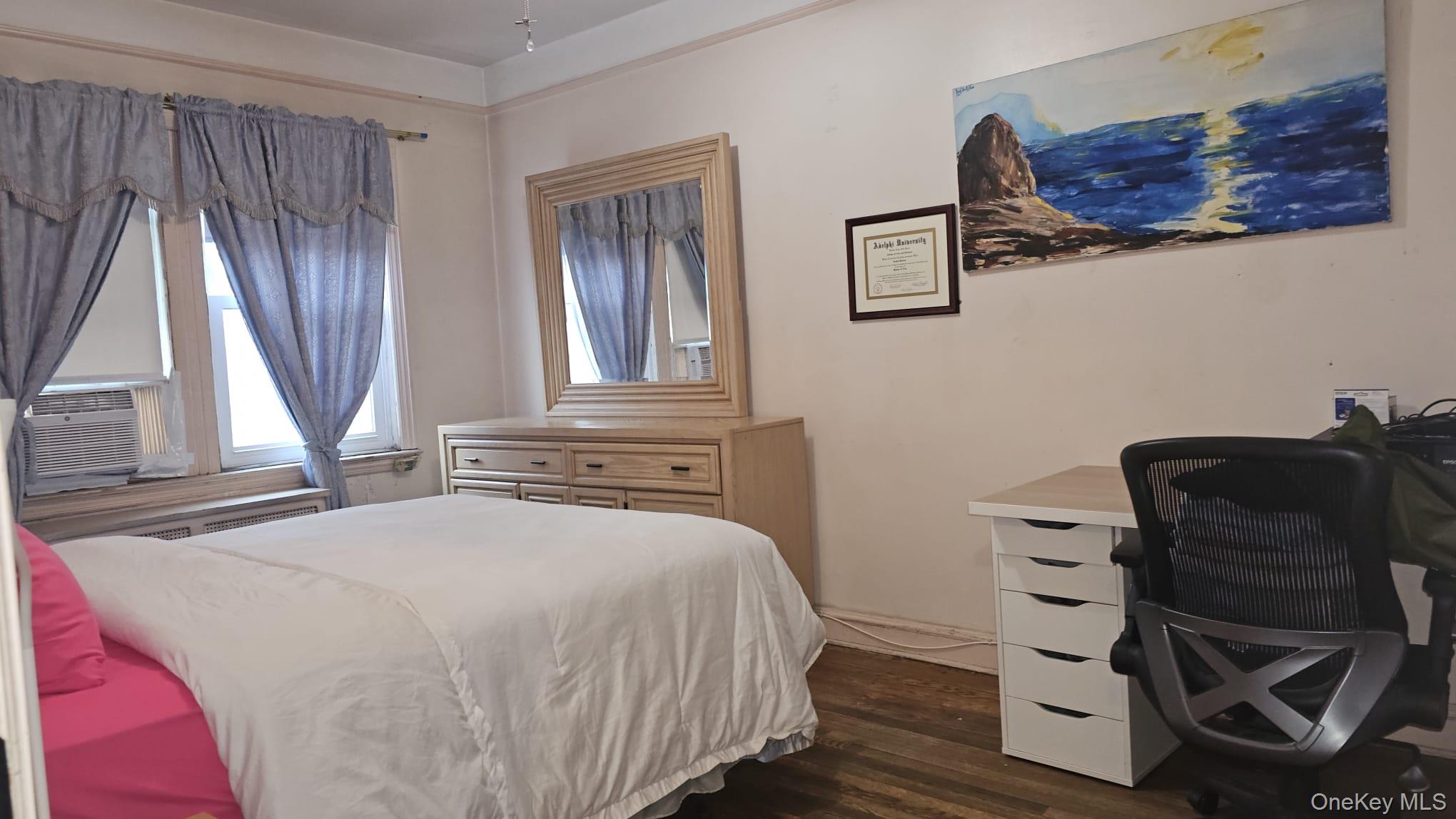 #12 photo, 84-15 25th Avenue, Куинс ‖ East Elmhurst , NY 11370