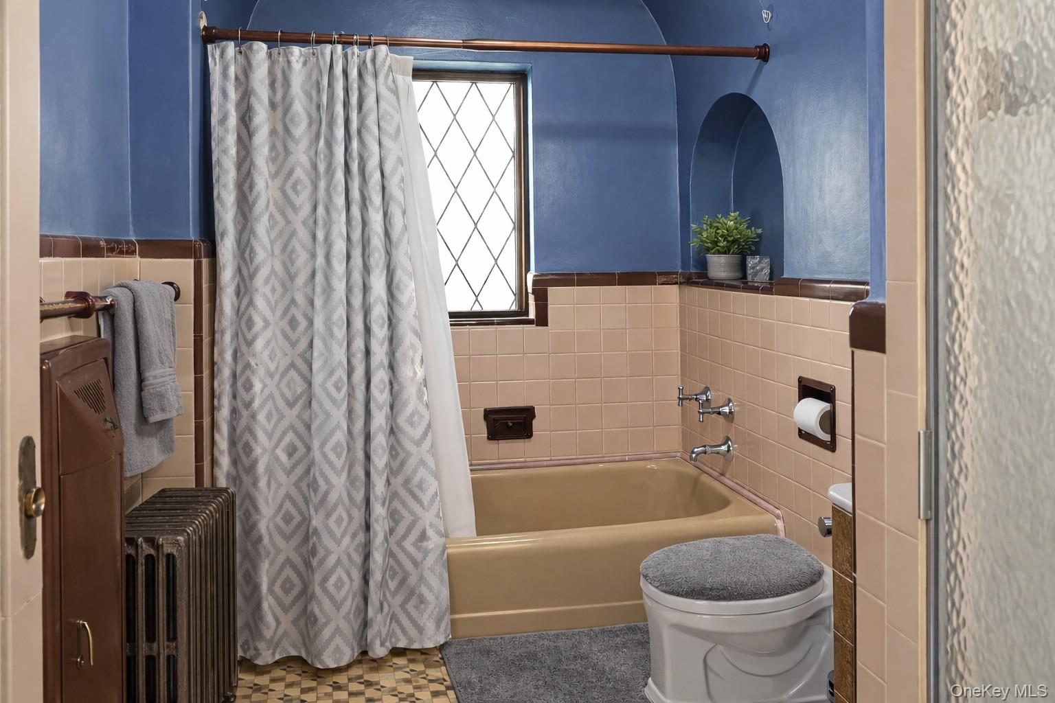 #14 photo, 84-15 25th Avenue, Куинс ‖ East Elmhurst , NY 11370