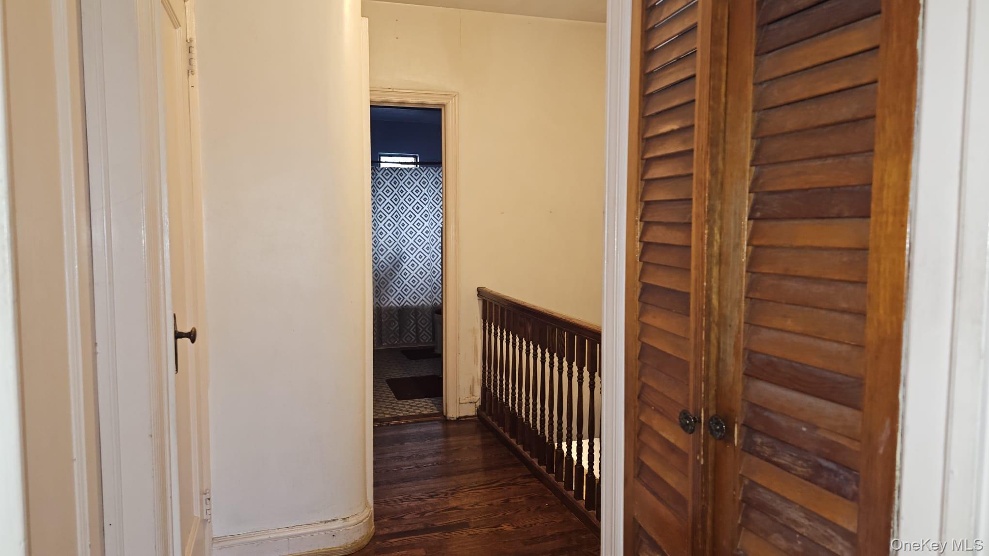 #16 photo, 84-15 25th Avenue, Куинс ‖ East Elmhurst , NY 11370