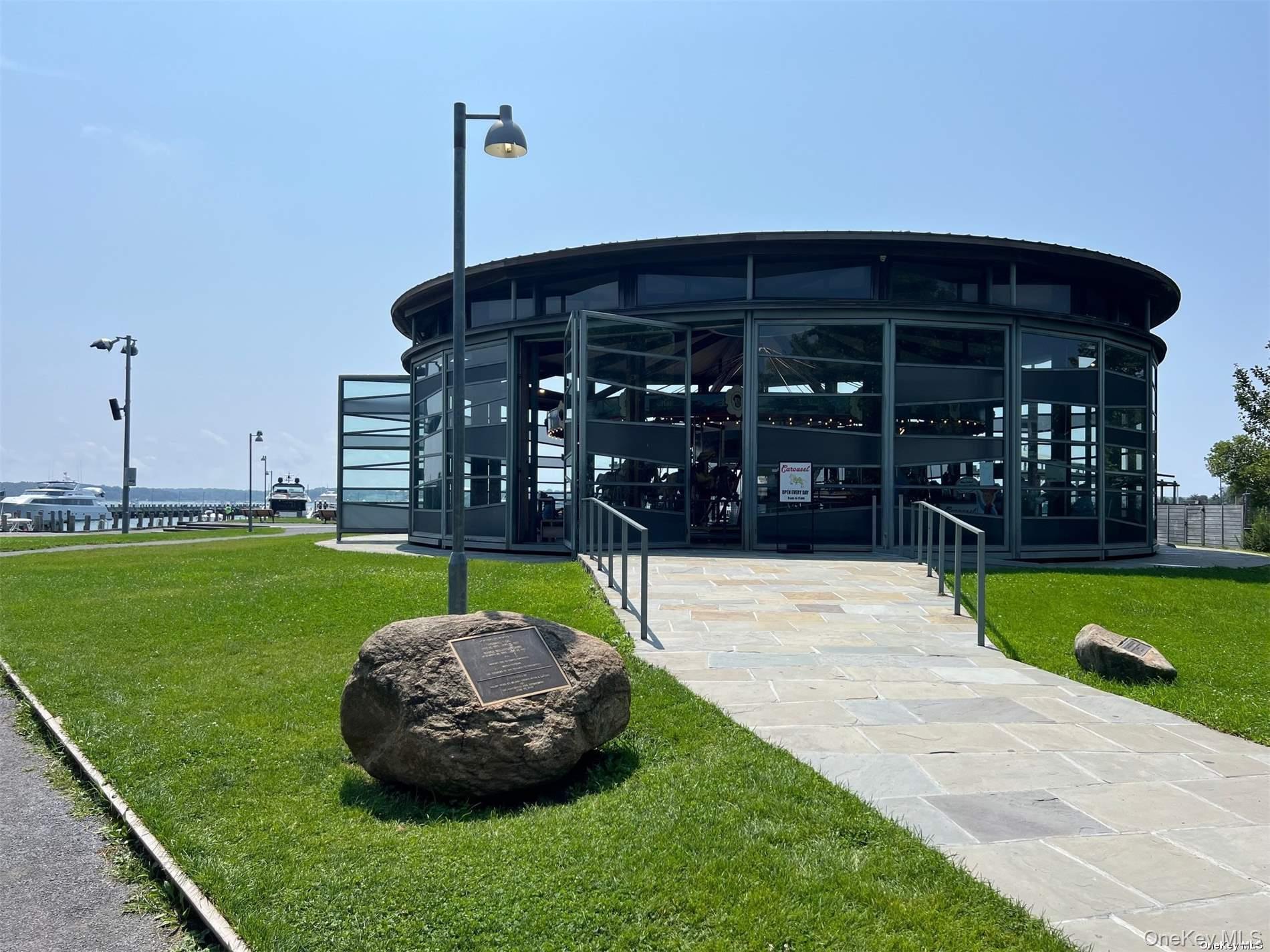 #11 photo, 110 Front Street, מחוז סאפוק Greenport , NY 11944