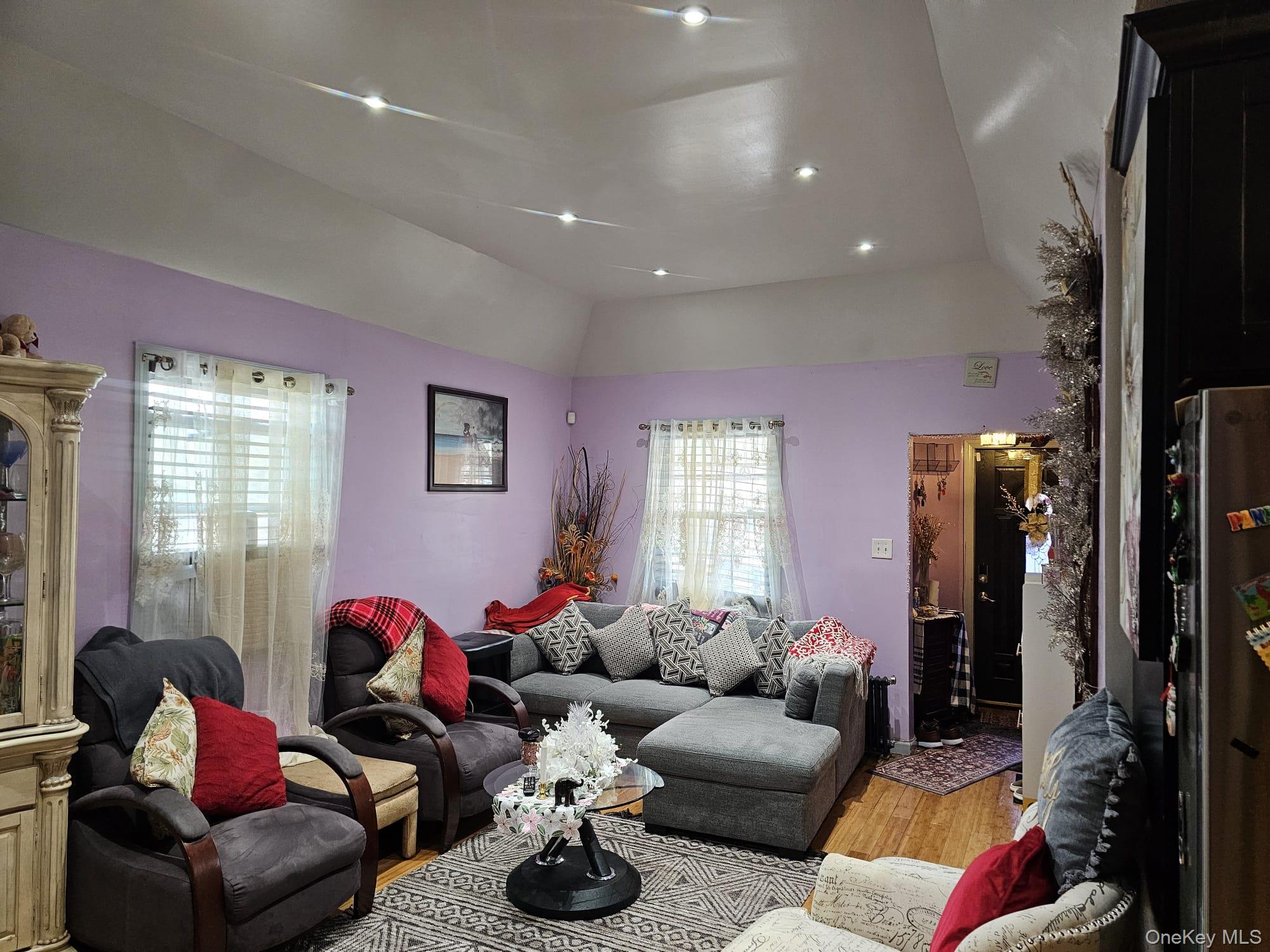 #3 photo, 179-10 Mathewson Court, कुईंस Jamaica , NY 11434