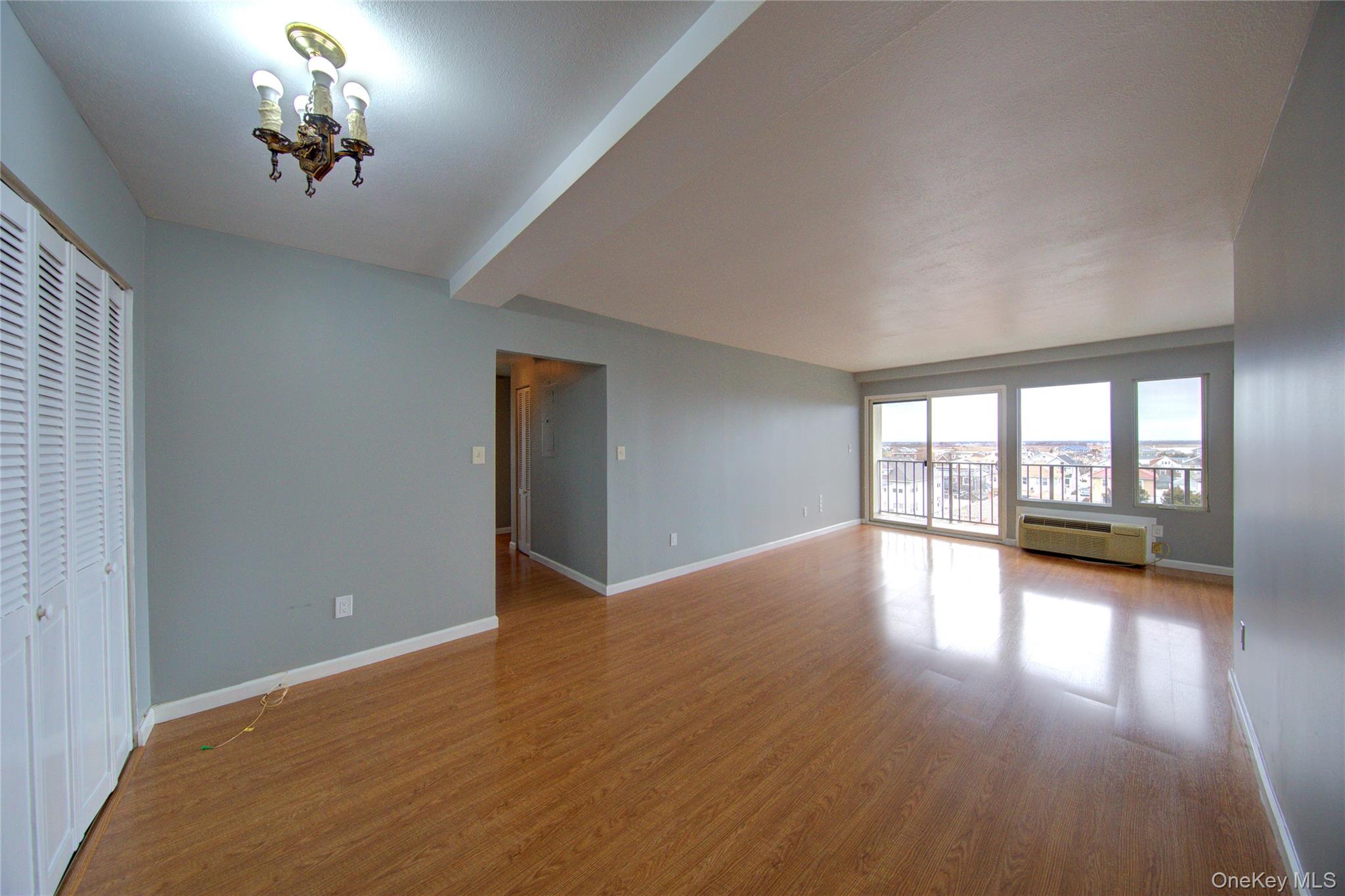 #5 photo, 235 W Park Avenue, Long Beach , NY 11561