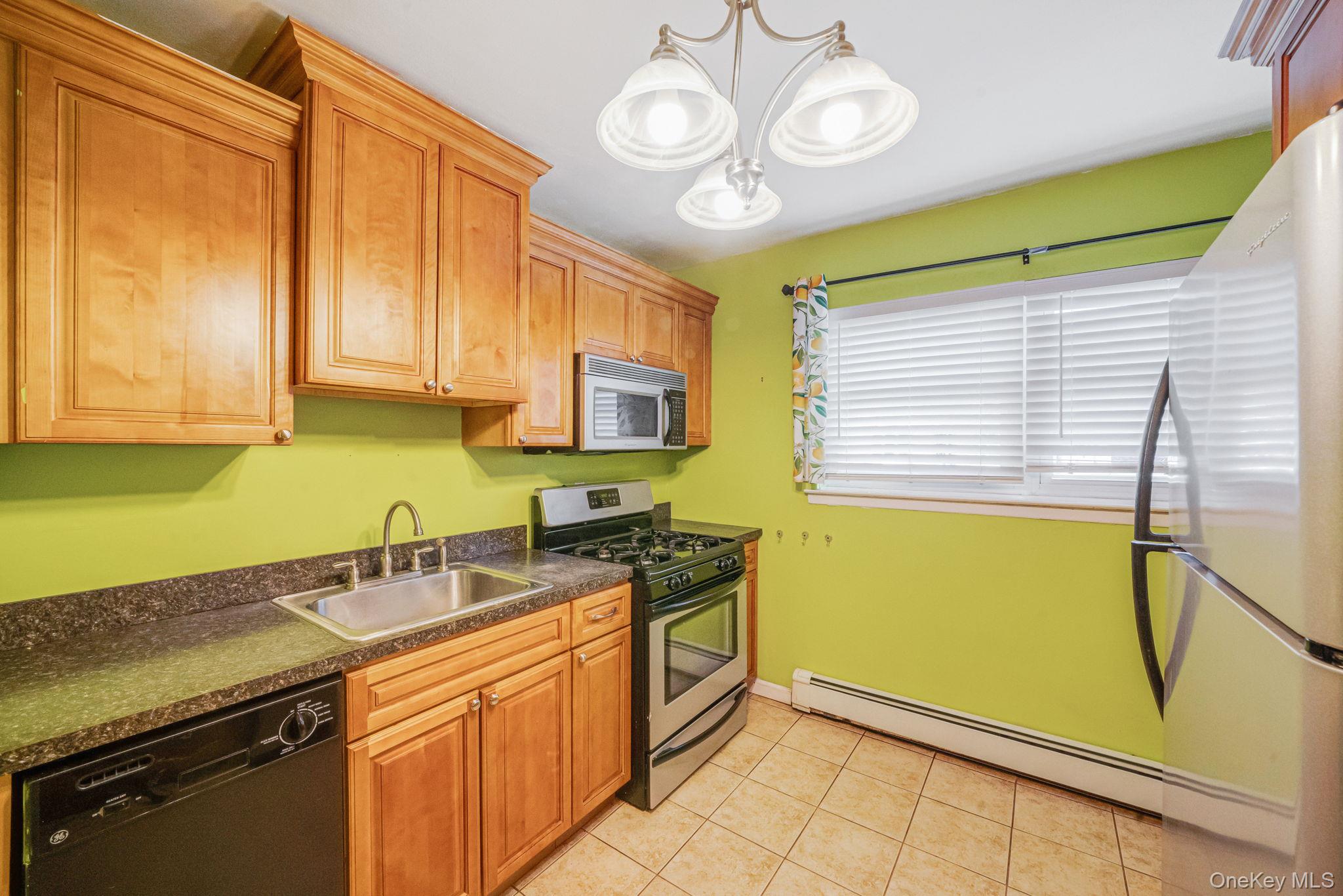 #3 photo, 490 Main Street, ناسو Farmingdale , NY 11735