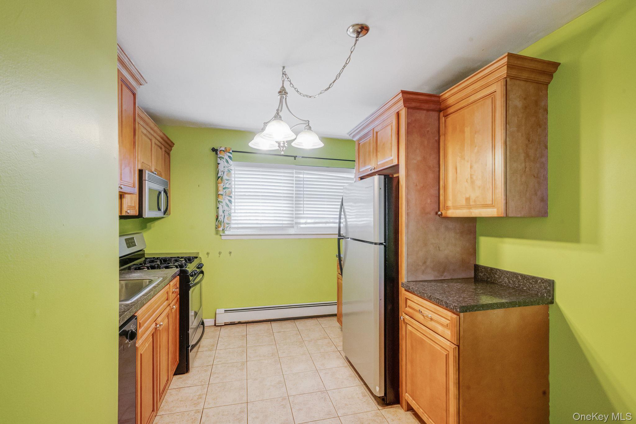 #6 photo, 490 Main Street, ناسو Farmingdale , NY 11735