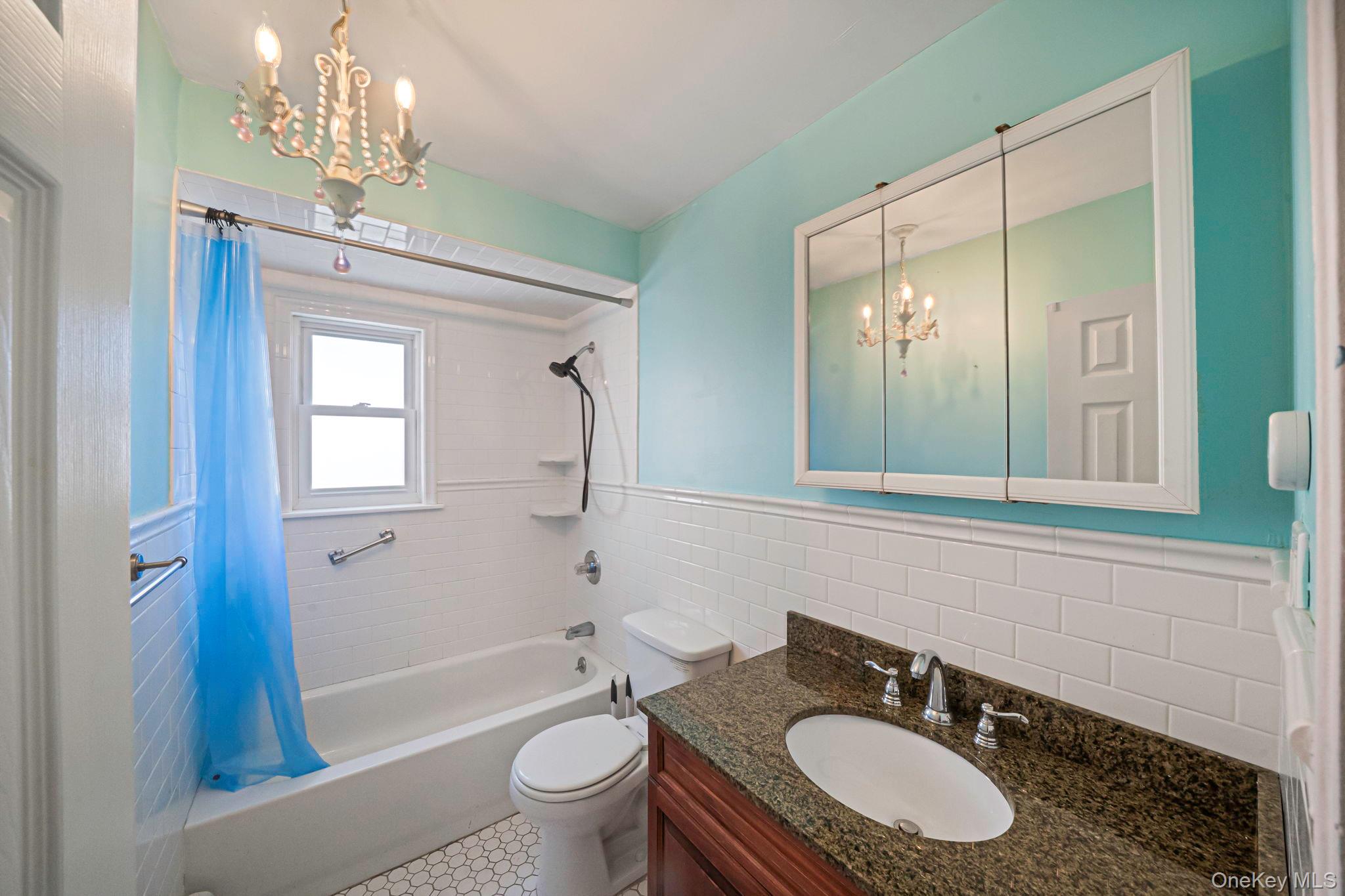 #7 photo, 490 Main Street, ناسو Farmingdale , NY 11735