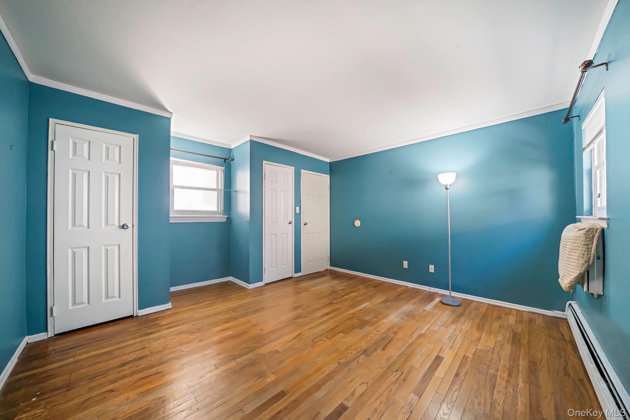 #9 photo, 490 Main Street, ناسو Farmingdale , NY 11735