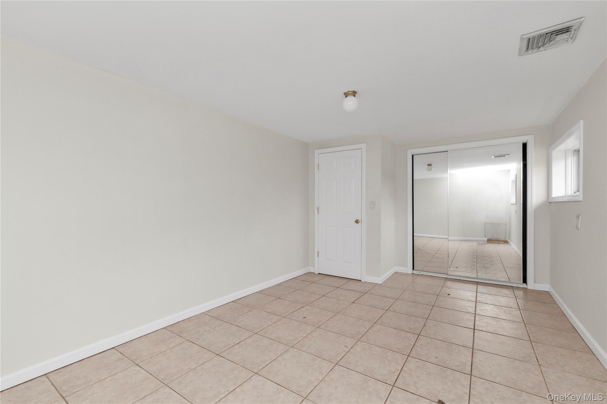 #14 photo, 2666 Peconic Avenue, नासाउ काउंटी Seaford , NY 11783