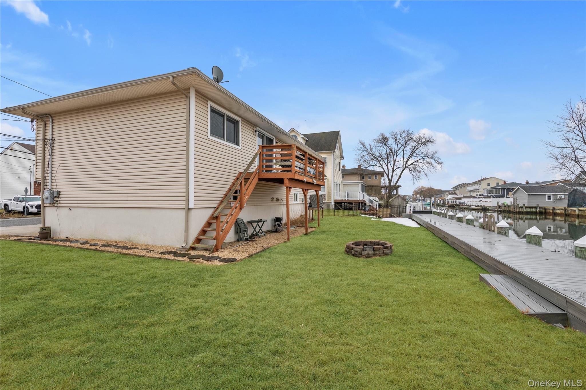 #18 photo, 2666 Peconic Avenue, नासाउ काउंटी Seaford , NY 11783