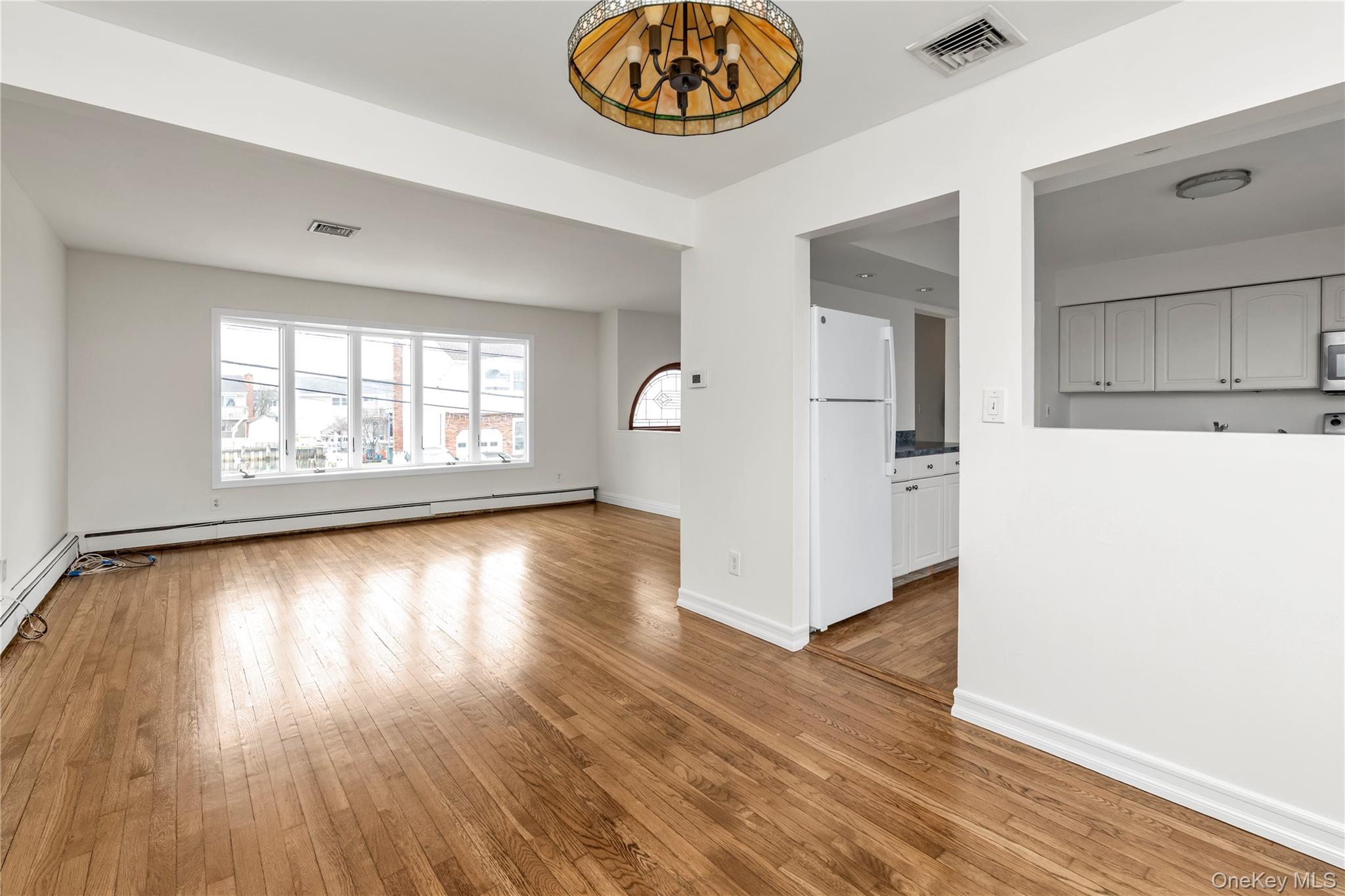 #5 photo, 2666 Peconic Avenue, नासाउ काउंटी Seaford , NY 11783