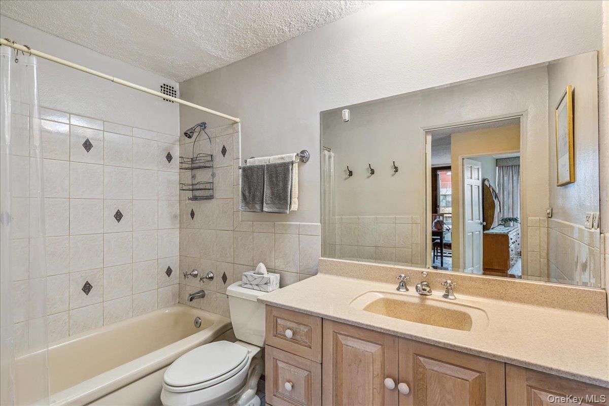 #16 photo, 7-24 166th Street, Куинс ‖ Beechhurst , NY 11357