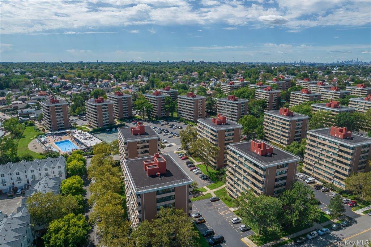 #20 photo, 7-24 166th Street, Куинс ‖ Beechhurst , NY 11357