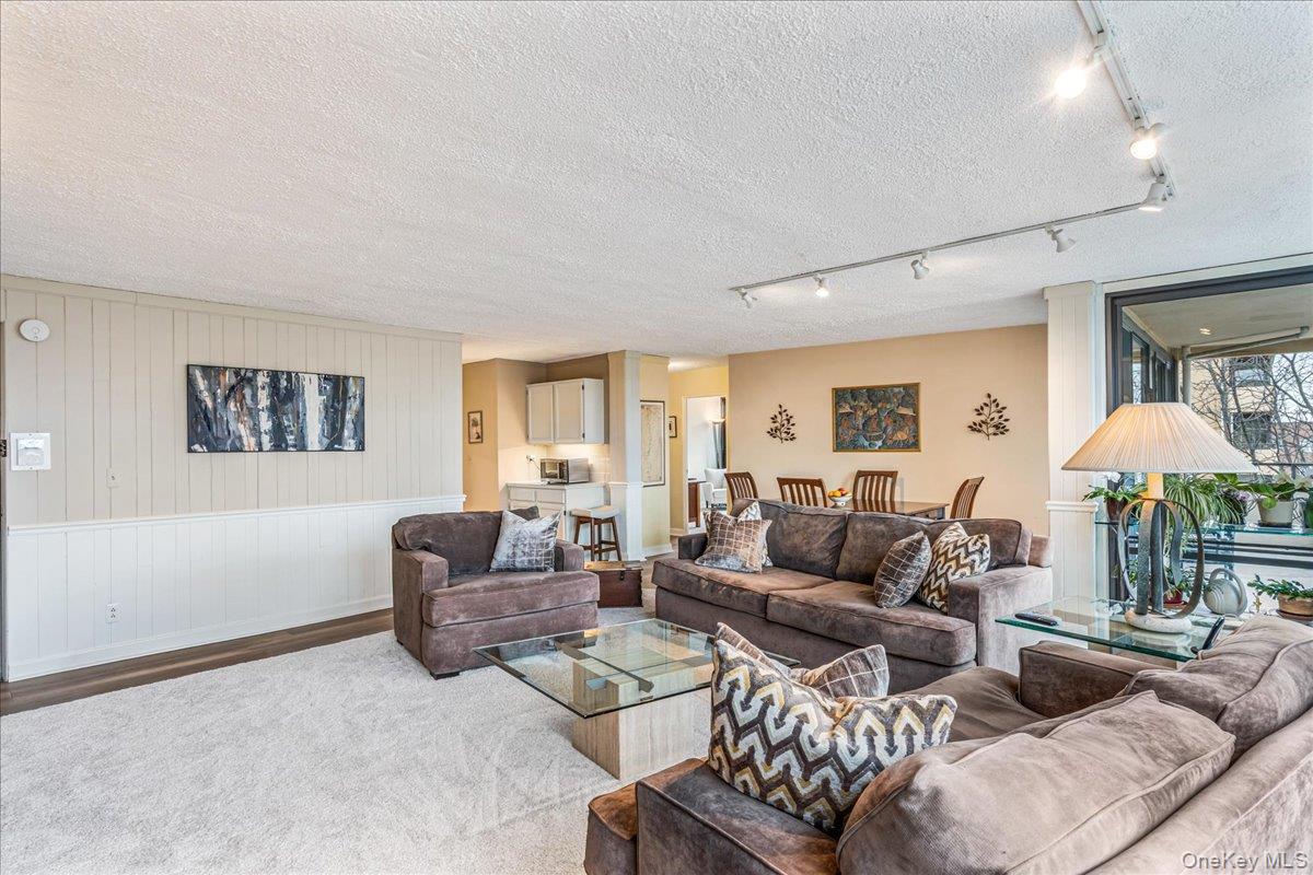 #4 photo, 7-24 166th Street, Куинс ‖ Beechhurst , NY 11357