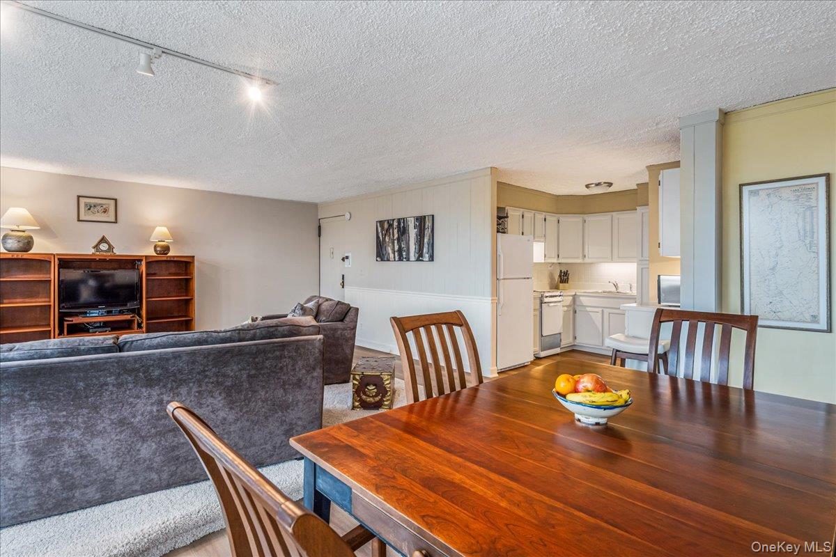 #6 photo, 7-24 166th Street, Куинс ‖ Beechhurst , NY 11357