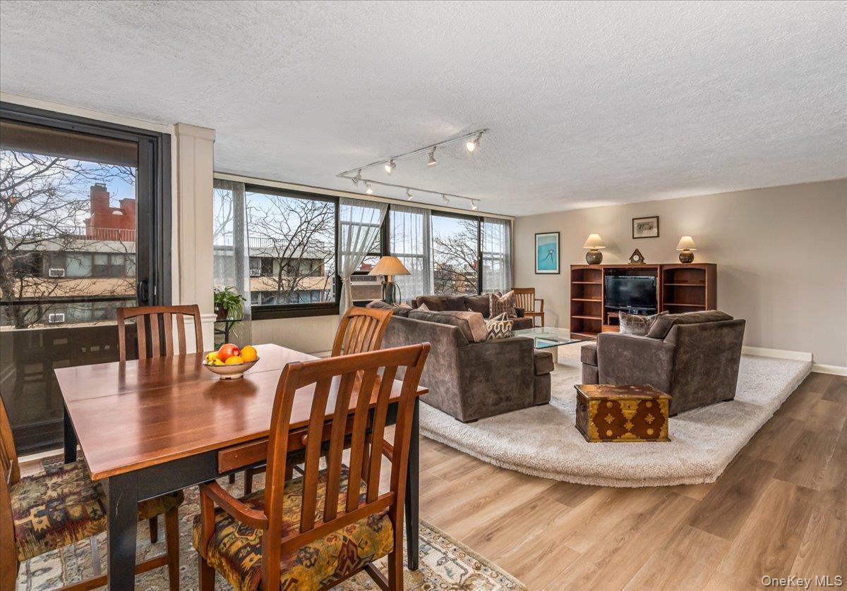 #7 photo, 7-24 166th Street, Куинс ‖ Beechhurst , NY 11357