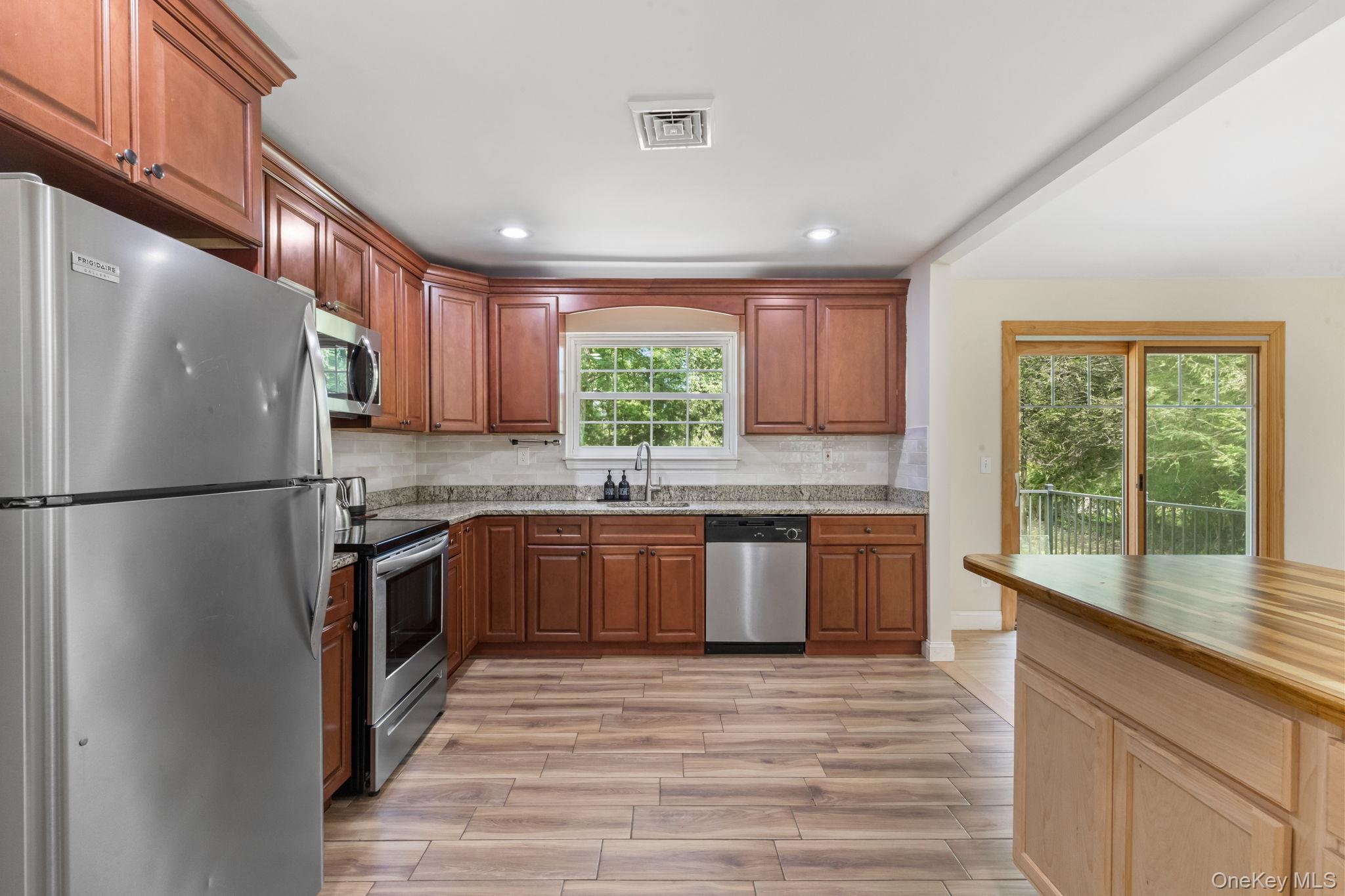 #13 photo, 424 Cording Lane, Yorktown Heights , NY 10598