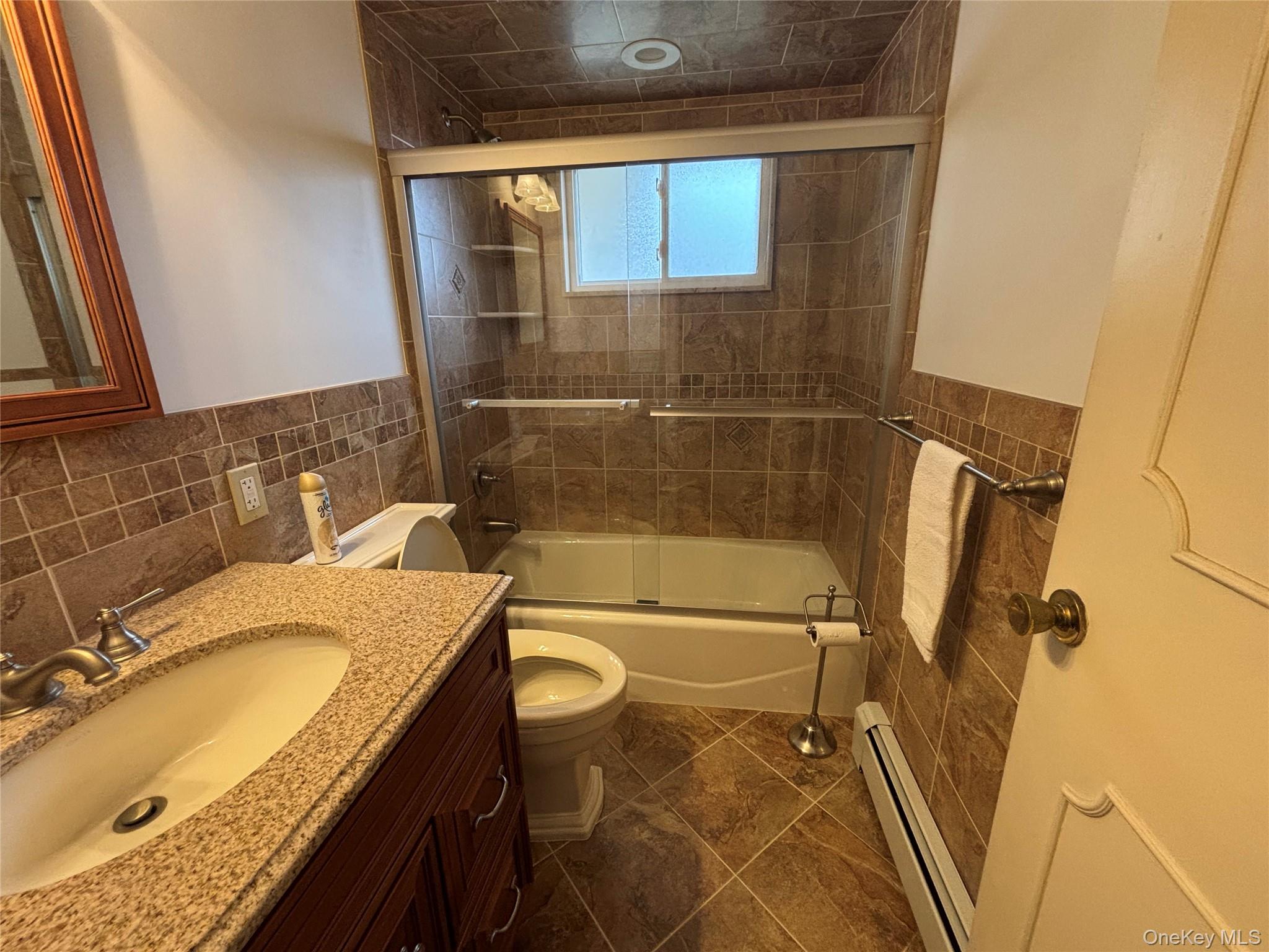 #18 photo, 660 Hewlett Street, Franklin Square , NY 11010