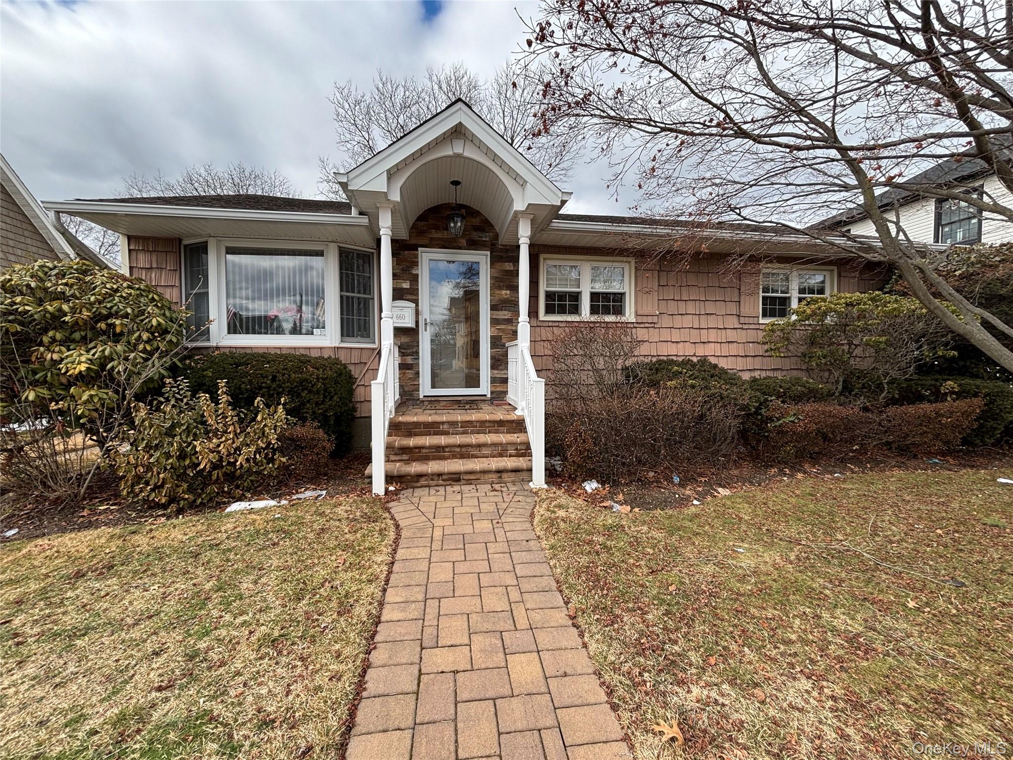 #2 photo, 660 Hewlett Street, Franklin Square , NY 11010