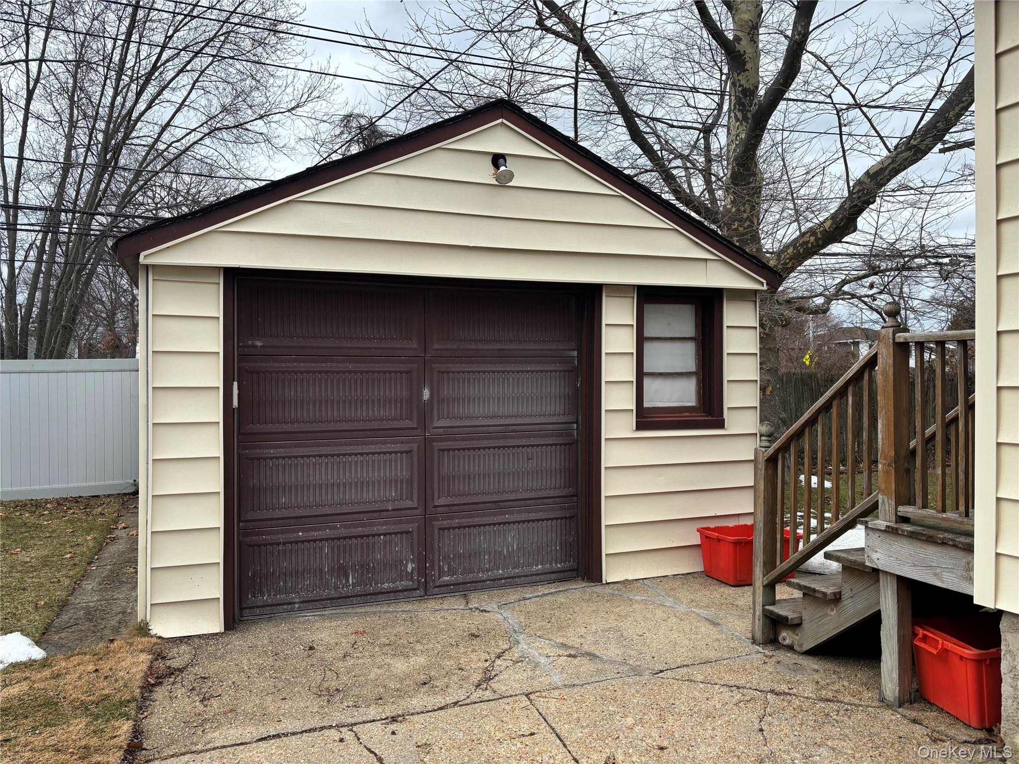 #4 photo, 660 Hewlett Street, Franklin Square , NY 11010