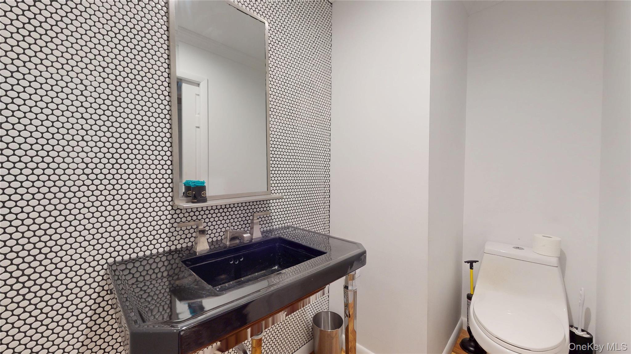 #17 photo, 386 Mill Road, Westhampton , NY 11977