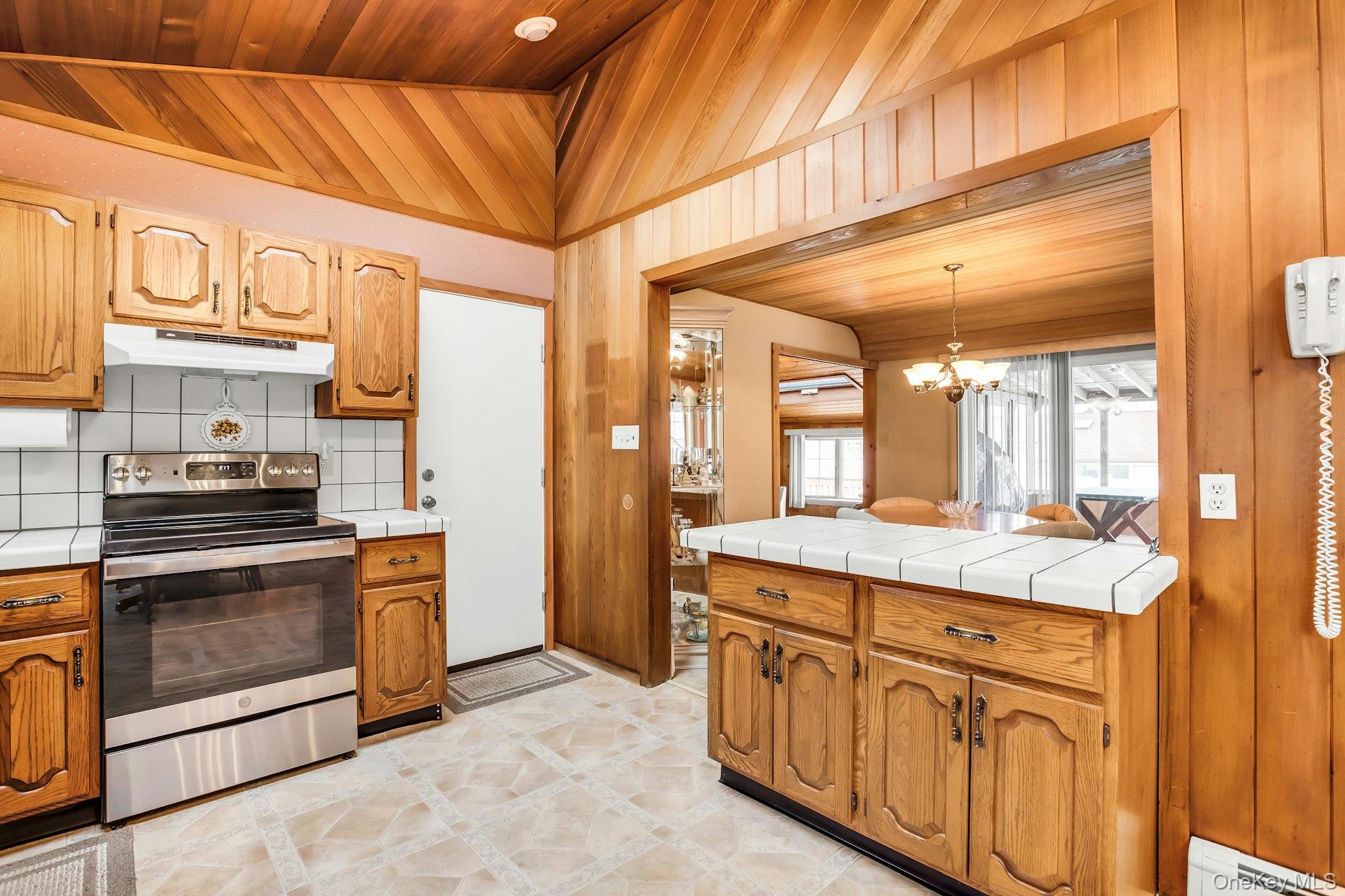 #14 photo, 893 Connetquot Avenue, Islip Terrace , NY 11752