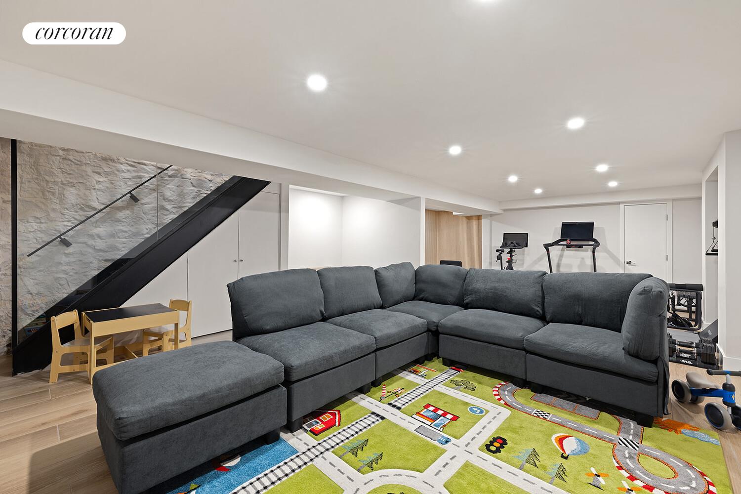 #15 photo, 407 ADELPHI Street, Бруклин ‖ Fort Greene , NY 11238