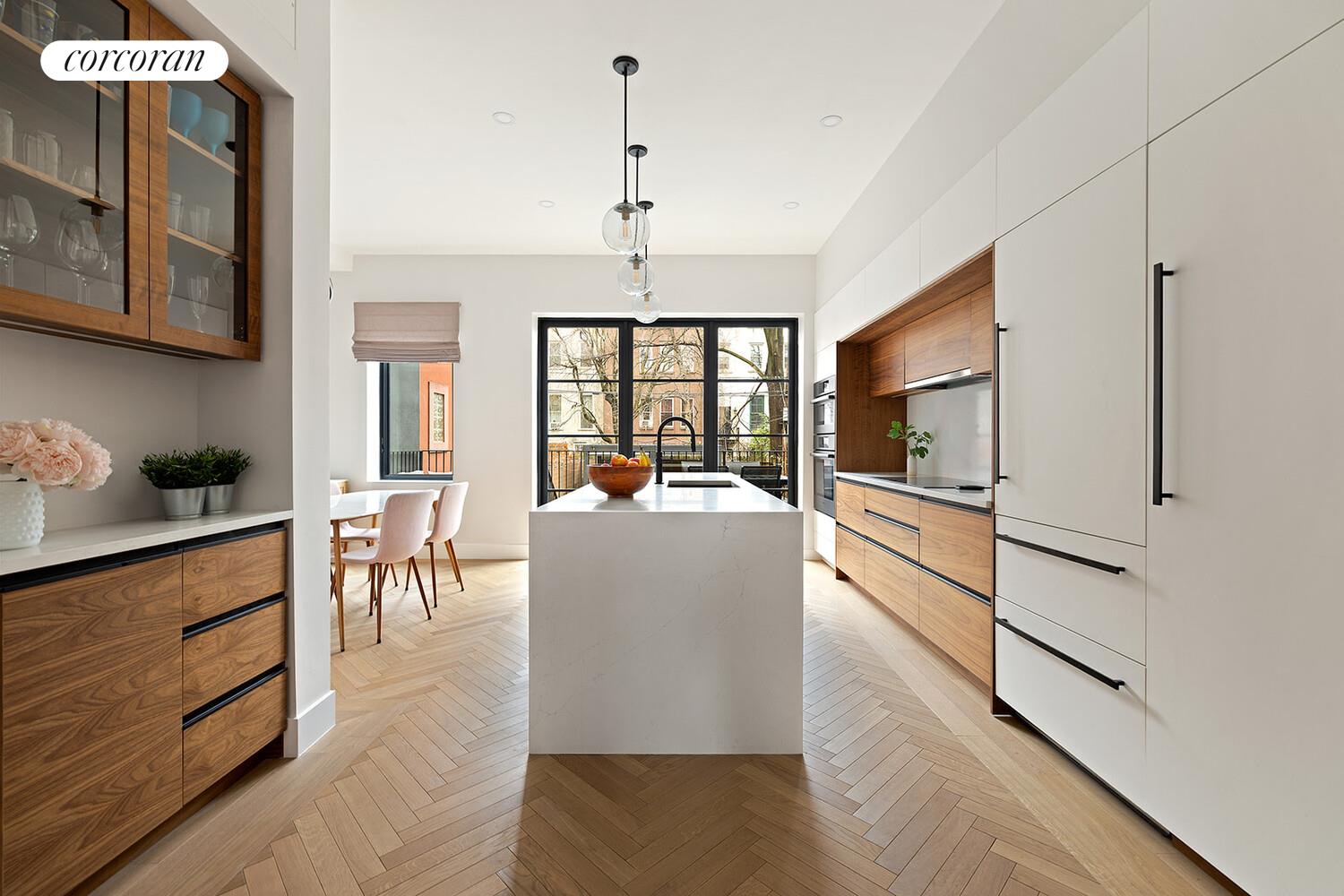 #3 photo, 407 ADELPHI Street, Бруклин ‖ Fort Greene , NY 11238