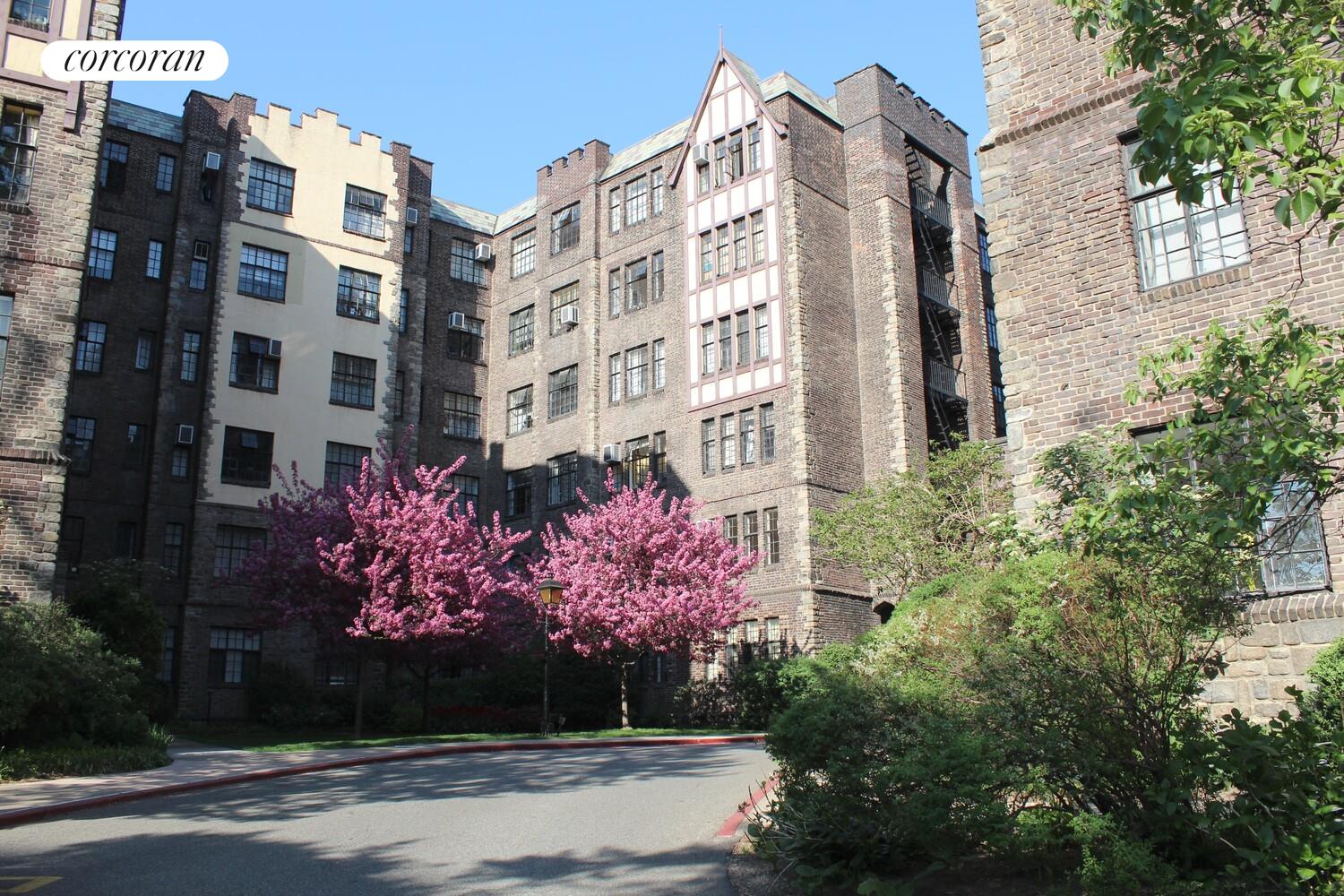 #13 photo, 116 PINEHURST Avenue, मैनहटन Hudson Heights , NY 10033