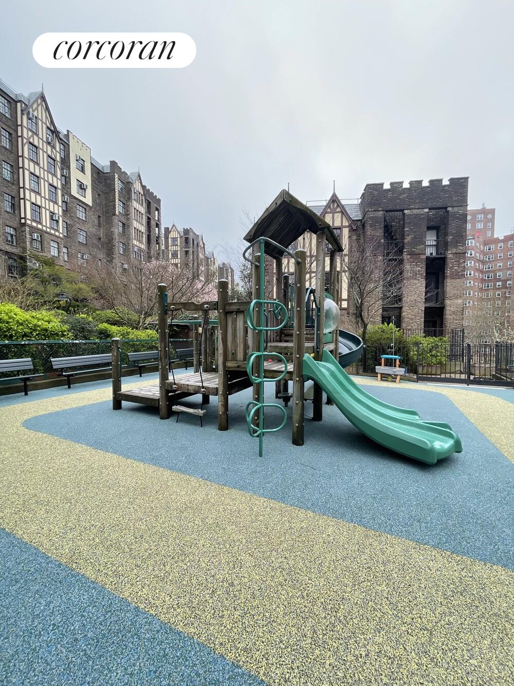 #14 photo, 116 PINEHURST Avenue, मैनहटन Hudson Heights , NY 10033