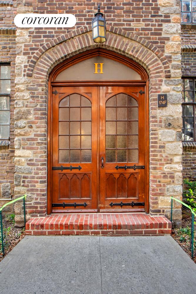 #9 photo, 116 PINEHURST Avenue, मैनहटन Hudson Heights , NY 10033