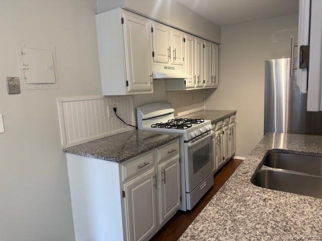 #8 photo, 6 Colonial Road, Beacon , NY 12508