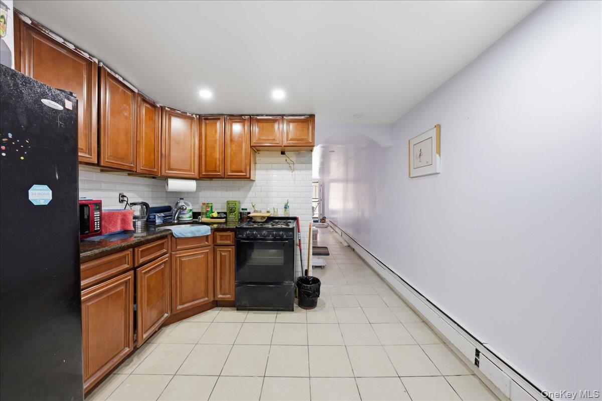 #16 photo, 3544 -3546 Laconia Avenue, Bronx , NY 10469