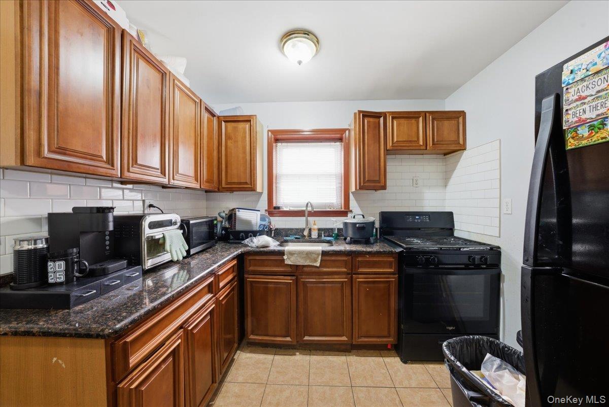 #7 photo, 3544 -3546 Laconia Avenue, Bronx , NY 10469