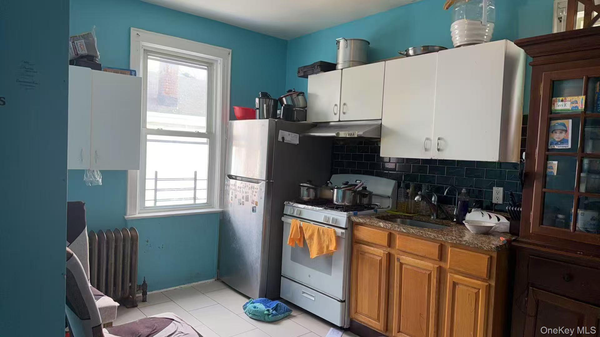 #2 photo, 4131 95th Street, קווינס Elmhurst , NY 11373