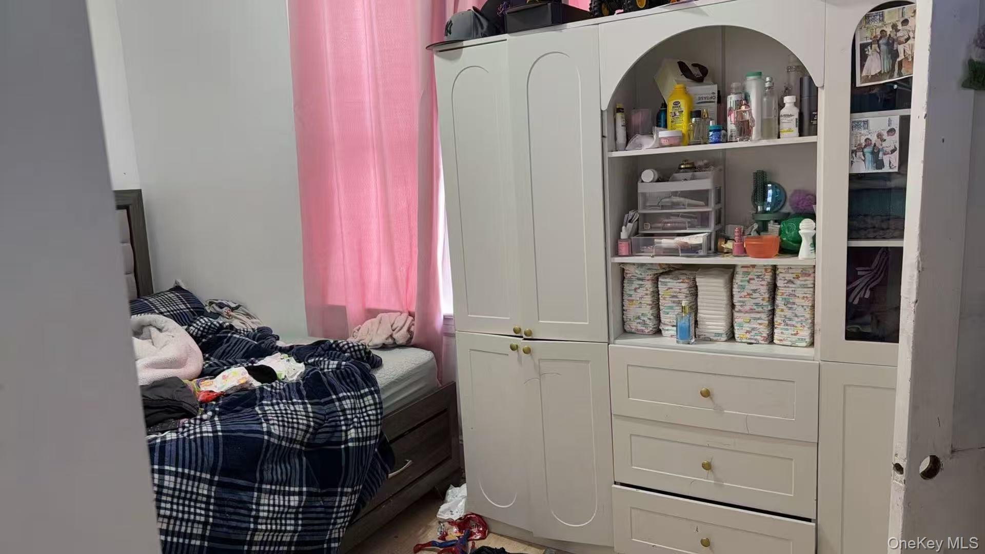 #5 photo, 4131 95th Street, קווינס Elmhurst , NY 11373