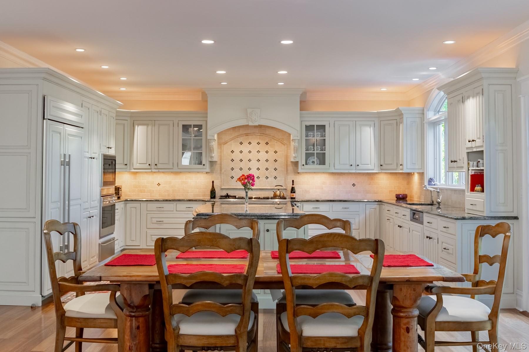 #18 photo, 147 Eaton Lane, West Islip , NY 11795