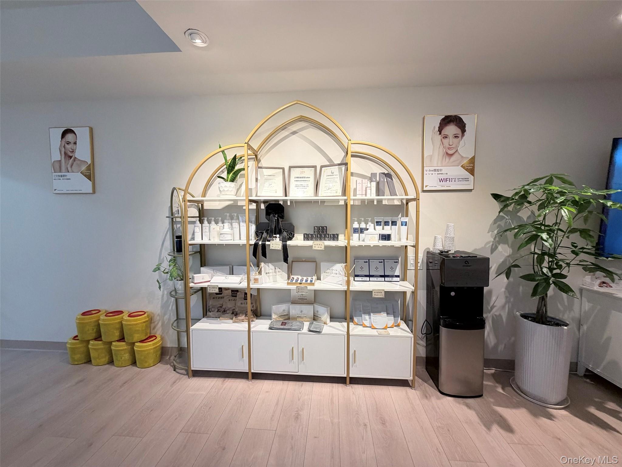 #11 photo, 36-50 Main Street, फ्लशिंग Flushing , NY 11354