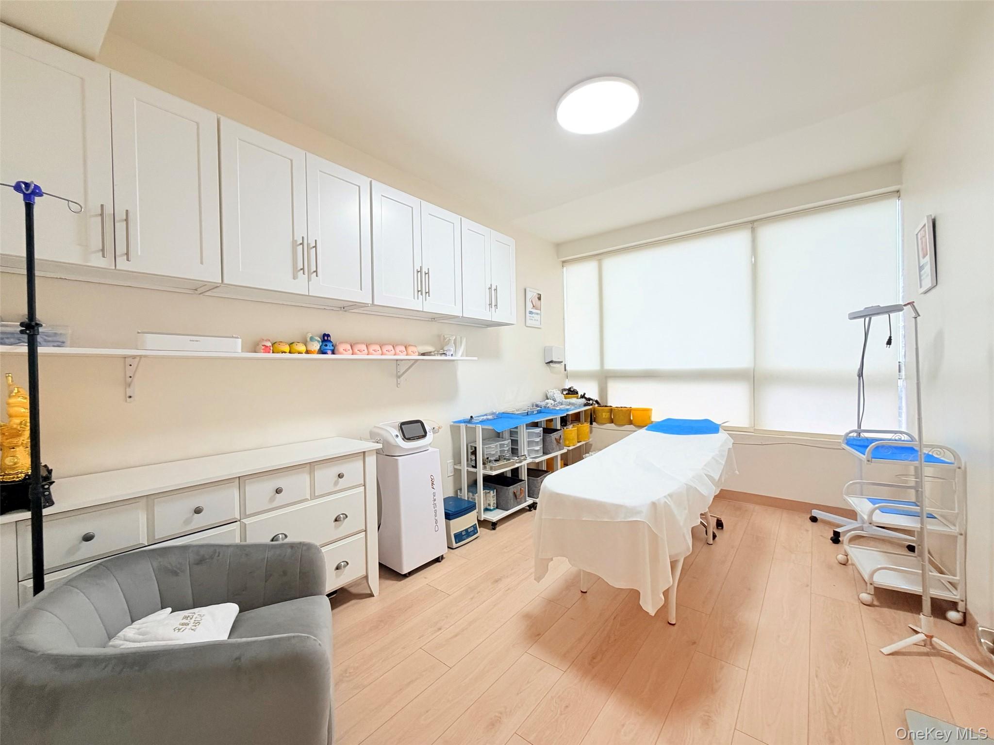 #14 photo, 36-50 Main Street, फ्लशिंग Flushing , NY 11354