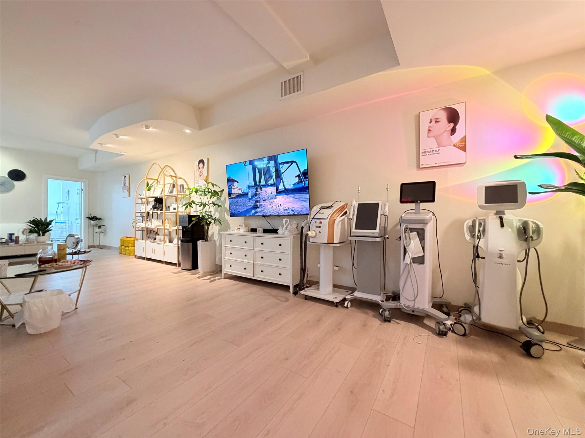 #2 photo, 36-50 Main Street, फ्लशिंग Flushing , NY 11354