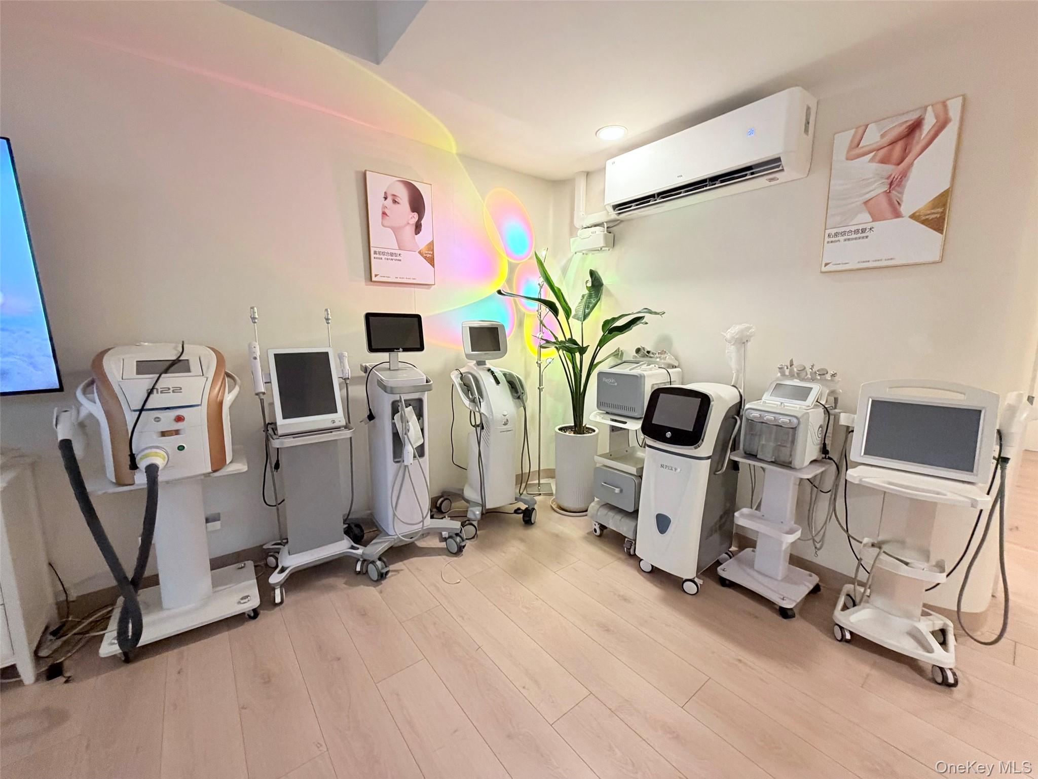 #7 photo, 36-50 Main Street, फ्लशिंग Flushing , NY 11354