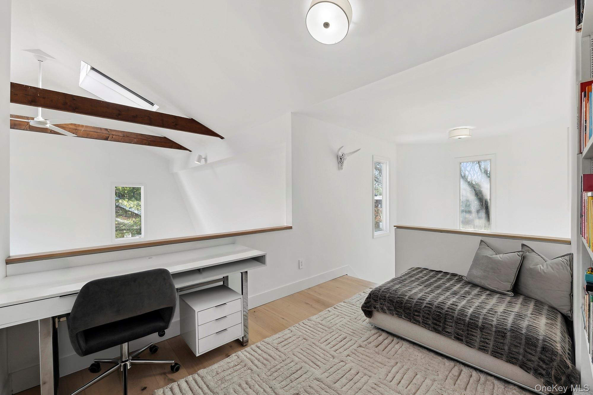 #13 photo, 5 Cowhill Lane, Wainscott , NY 11975