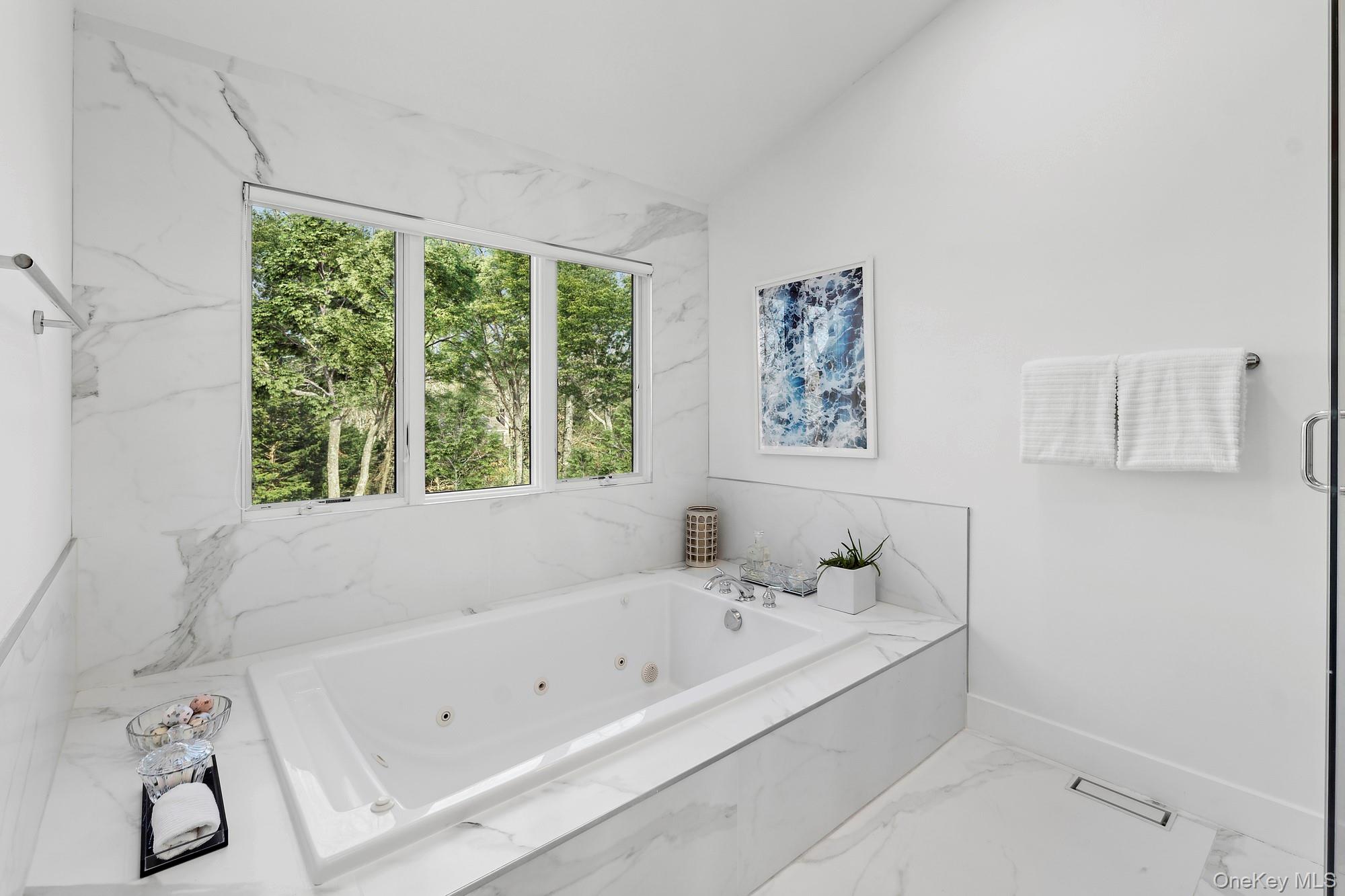 #8 photo, 5 Cowhill Lane, Wainscott , NY 11975