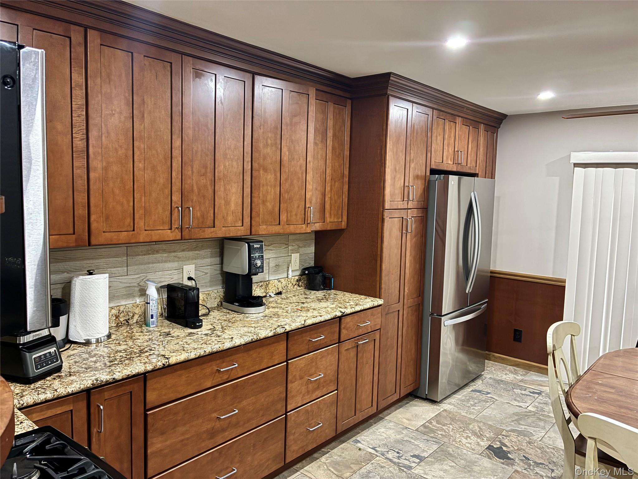 #5 photo, 86 Scarcliffe Drive, Malverne , NY 11565