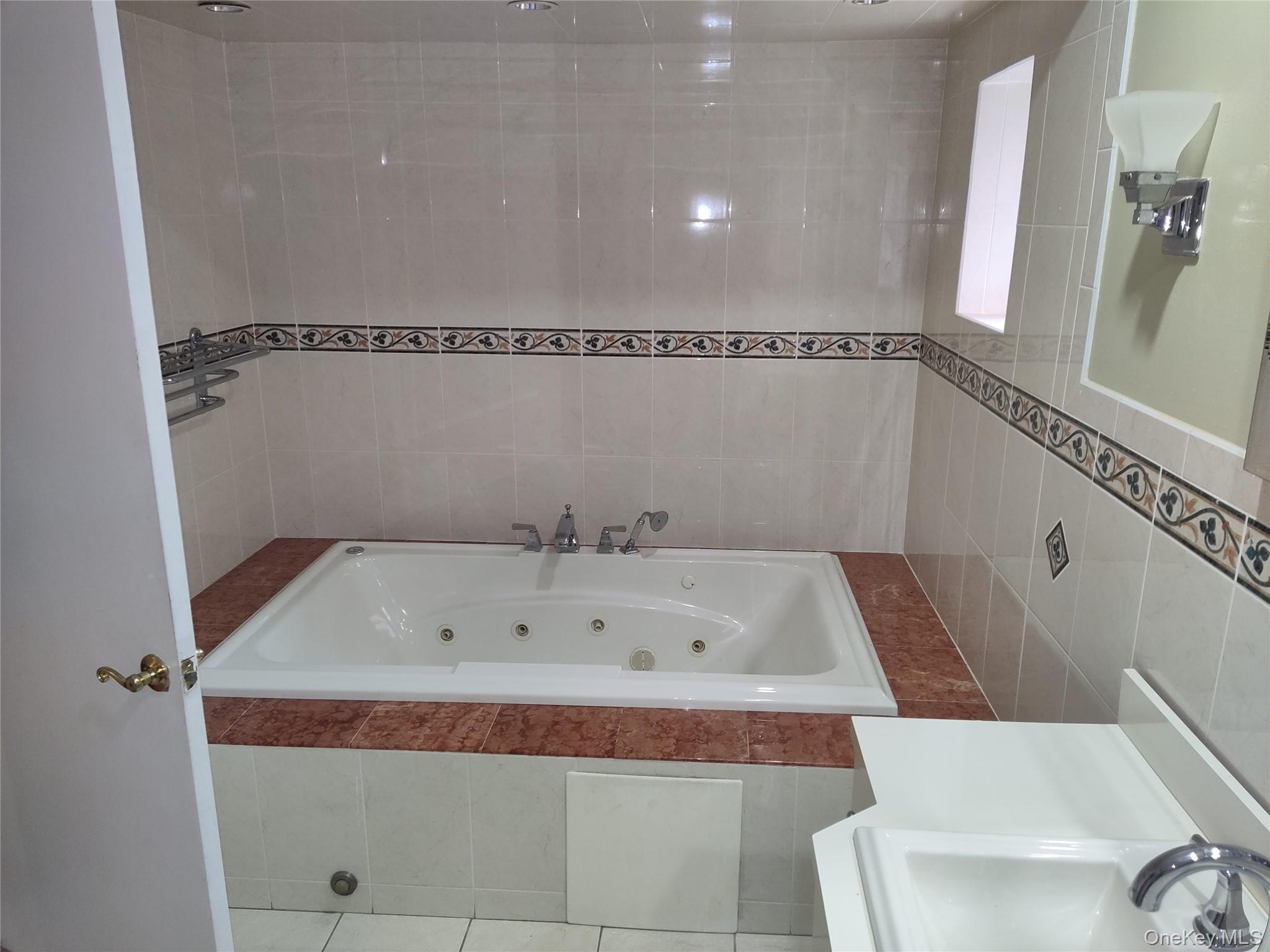 #16 photo, 872 48 Street, Бруклин ‖ Brooklyn , NY 11203