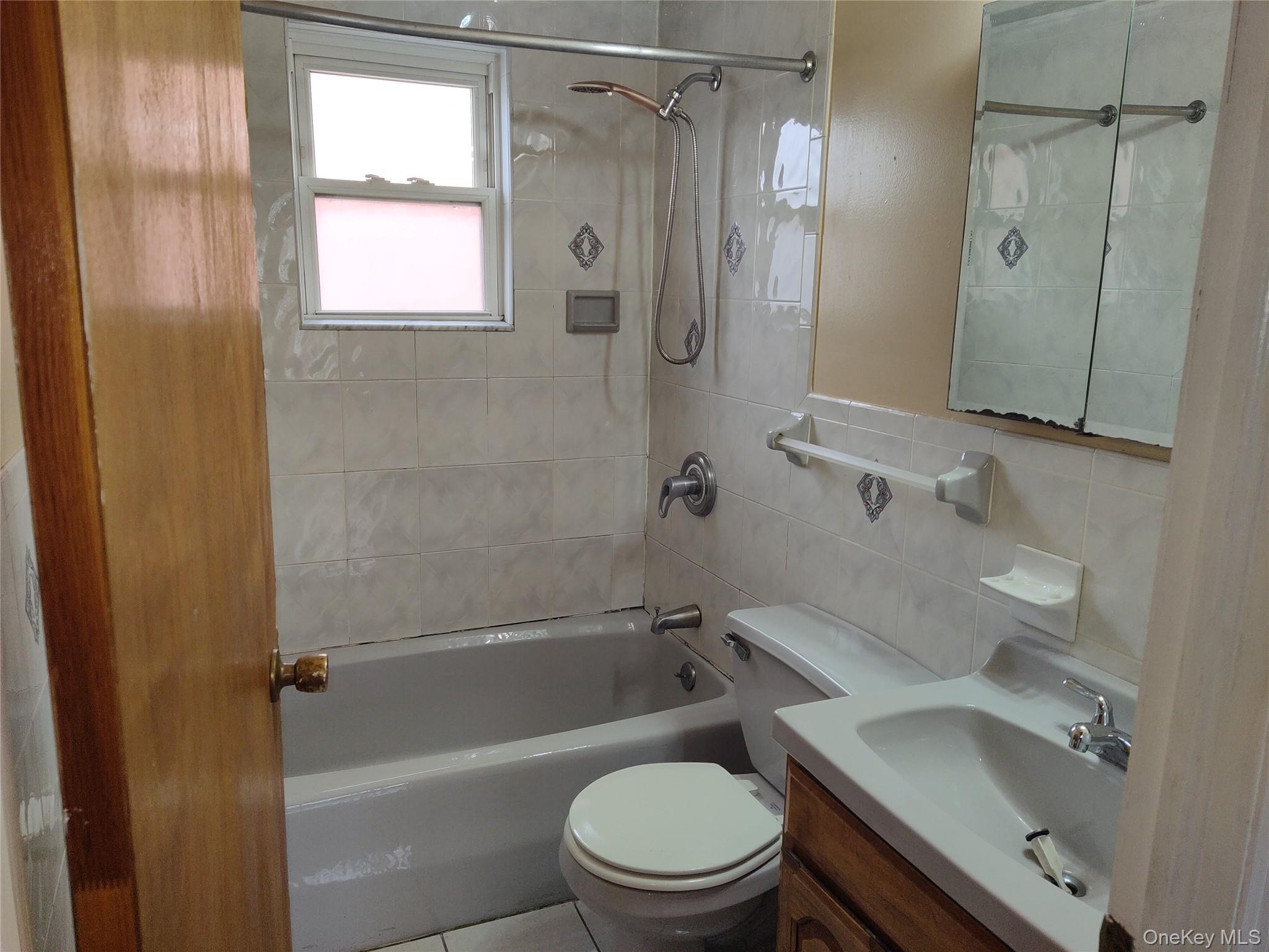 #17 photo, 872 48 Street, Бруклин ‖ Brooklyn , NY 11203