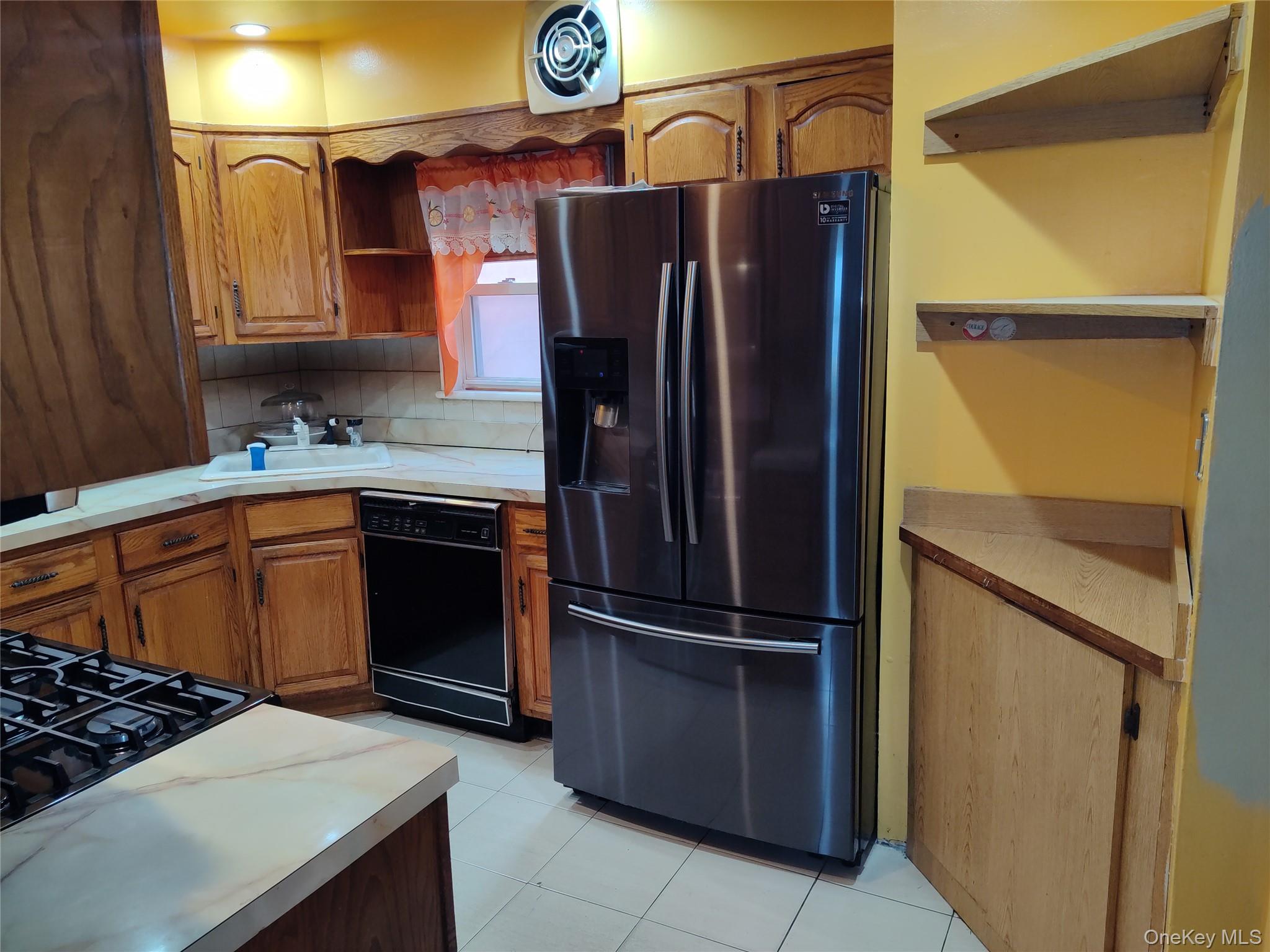 #7 photo, 872 48 Street, Бруклин ‖ Brooklyn , NY 11203